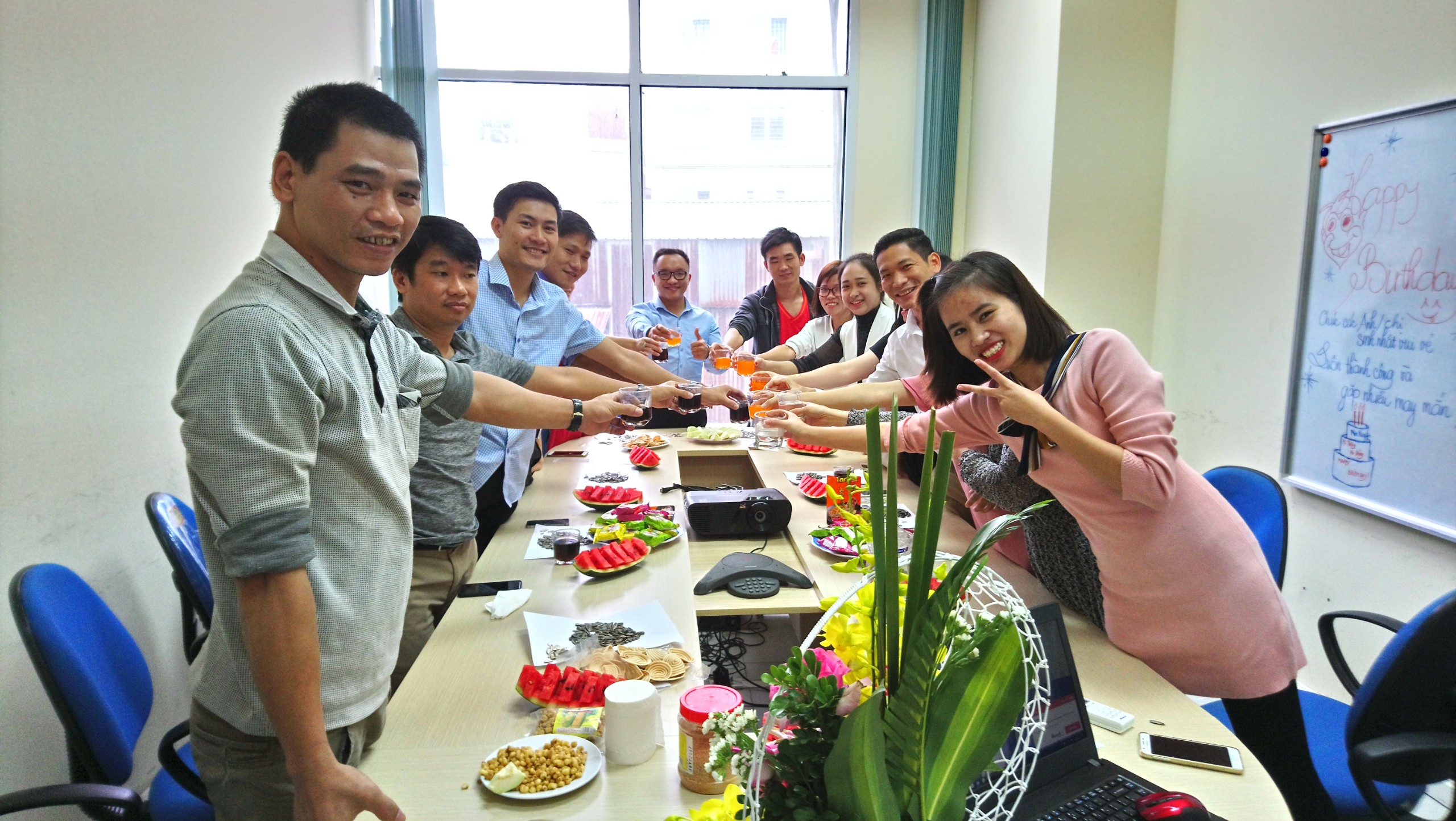 Tiệc tổ chức sinh nhật tháng 10 và mừng ngày Phụ n